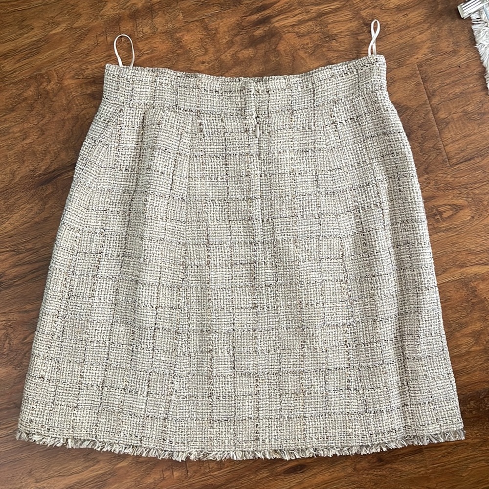 NEW Chanel Spring 2010 tweed mini skirt - Picture 7 of 7